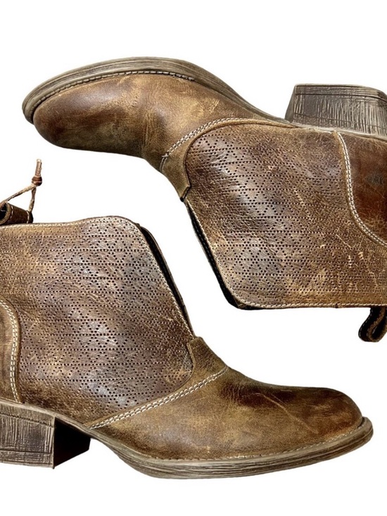 ROAN Shoes - ✨ Roan by Bed Stu "Gossip" Short Leather Boots ✨